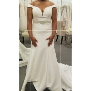 Simple off the shoulder gown